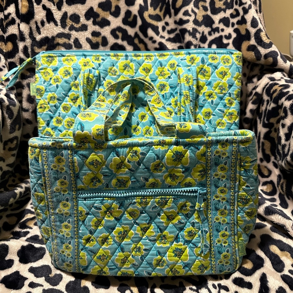 EUC TWO PIECE VERA BRADLEY TOTE/ SHOULDERBAG